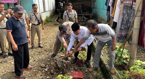 Simbolis GEMAPATAS Di Lebong Ditandai Dengan Pemasangan Patok Tanah Di