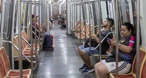 Feriado Del 1° De Mayo Cómo Funcionan Colectivos Trenes Y Subtes En