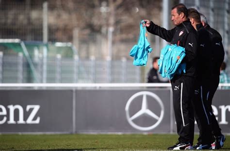 Fotostrecke Vfb Stuttgart Huub Stevens Bittet Zum Ersten Training