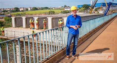 Botion acompanha operação de içamento de vigas no Paulo Natal Av