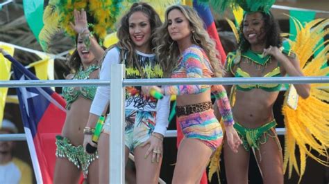 Foto Jennifer Lopez E Claudia Leitte Cantam De Shortinho Durante