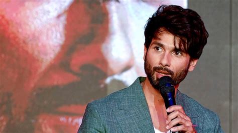 Shahid Kapoor Says He Was ‘destroyed When Pictures Of His Kiss With