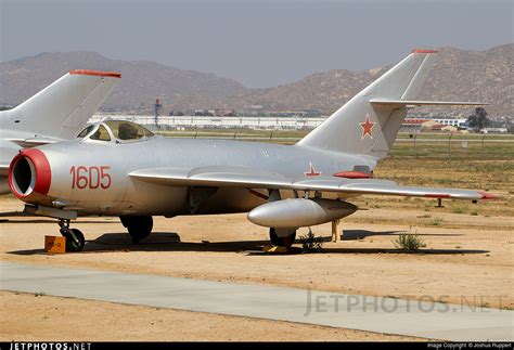 1605 Mikoyan Gurevich MiG 17 Fresco Soviet Union Air Force