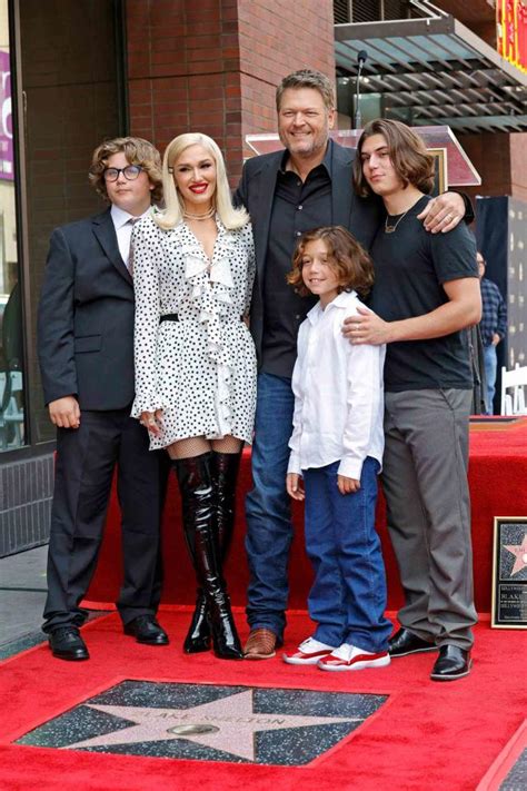 Gwen Stefani and Her Kids Pose for Sweet Photo with Blake Shelton at His Hollywood Walk of Fame ...