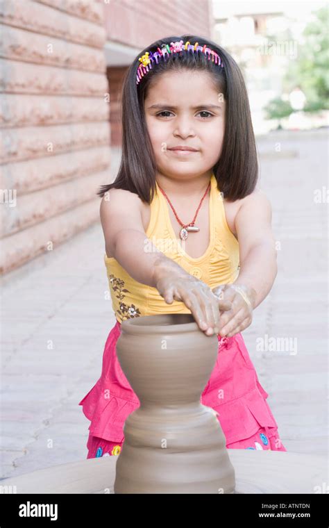 Indian Pottery Making Hi Res Stock Photography And Images Alamy