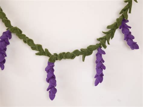 Get 75cm Lavender Leaf Garland Made With Felt