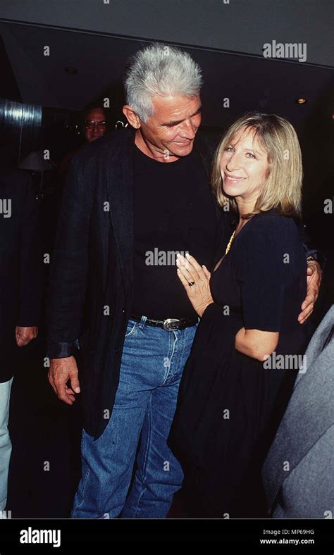 James Brolin Barbra Streisand Fotos Und Bildmaterial In Hoher