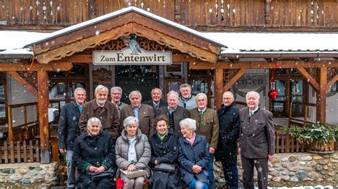 80 Jährige erinnern sich Treffen von Schülern vom Samerberg aus dem