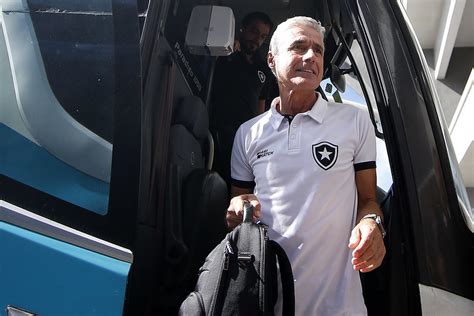 Veja a lista dos técnicos estrangeiros que passaram pelo Botafogo