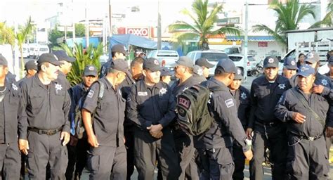 Policías De Lázaro Cárdenas Se Van A Paro Por Adeudos José Cárdenas