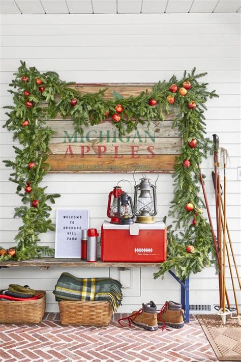 38 Country Christmas Decorating Ideas - How to Celebrate Christmas in the Country