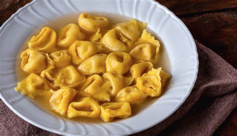 Tortellini In Brodo Ricetta Curiosit E I Vini Da Abbinare Enoteca