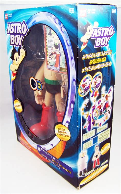Astro Boy - Bandai Interactive Action Figure (with lights ans sounds)