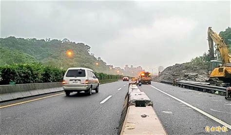 國一南下汐止 五堵 搶通內線車道 生活 自由時報電子報