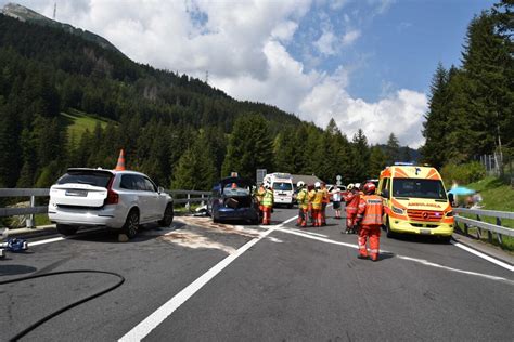 Mesocco Gr Heftige Frontalkollision Mit Hohem Sachschaden Polizeinews Ch