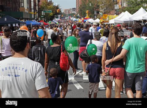 Diverse Crowd Faces Hi Res Stock Photography And Images Alamy