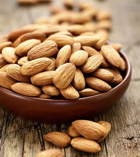 7 Side Effects Of Eating Too Many Almonds