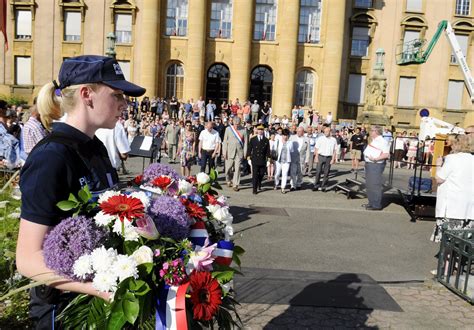 Faits Divers Photos Sarreguemines L Hommage Aux Victimes De Nice