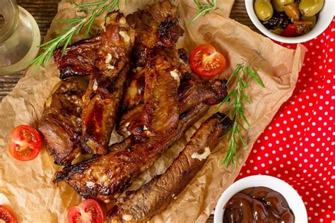 How To Cook Pork Riblets In The Oven With A Rub Livestrong