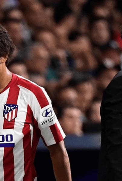 Joao Félix le fue con los tapones de punta al Cholo Simeone Strikers