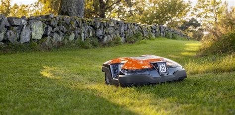 Husqvarna Automower 315 Robotic Lawn Mower Review The Gadget Flow