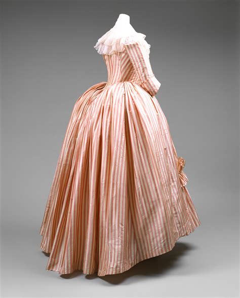 1785 1787 France Silk Robe à l Anglaise 18th century fashion