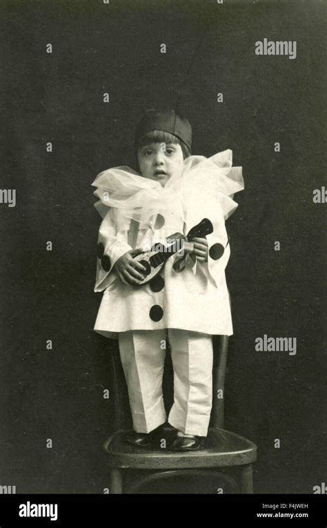 Pierrot Mask Banque D Image Et Photos Alamy