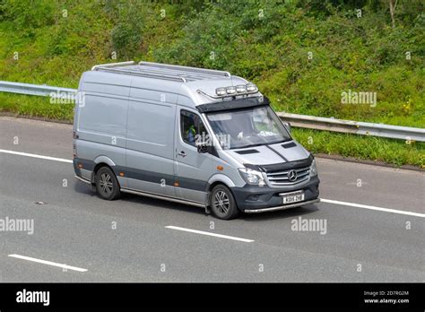 Mercedes Benz Sprinter En La Carretera Fotos E Im Genes De Stock Alamy