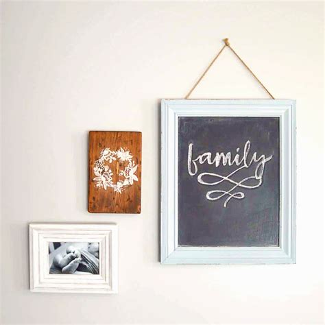 5 Amazingly Easy Steps to Make a Beautiful Chalkboard Sign!