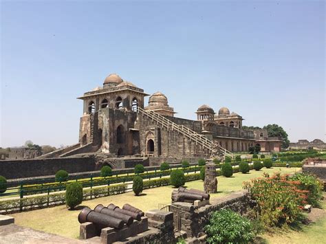 NEELKANTH PALACE (Dhamnod) - Lodge Reviews, Photos, Rate Comparison ...