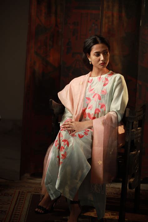 Everlasting handcrafted women kurti | Shop Now at Bihart