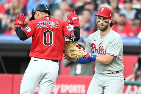 Phillies Bryce Harper Jumps Right In Draws Praise As He Passes First