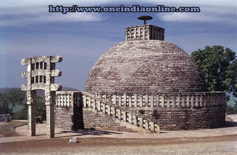 Sanchi Tourist Place Or Sanchi Stupa