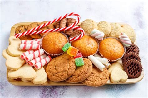 Assiette De Bonbons De Noël Photo Gratuite