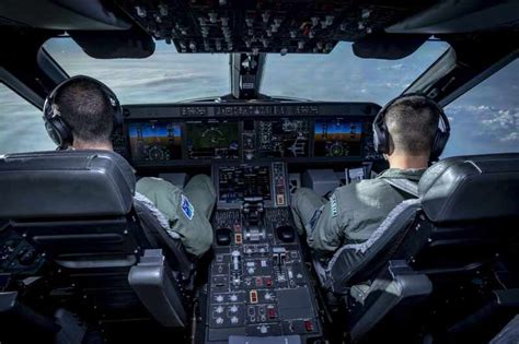 kc390-cockpit - Air Data News