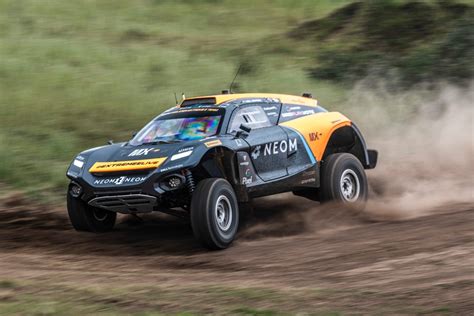 NEOM McLaren Extreme E Team Announces Emma Gilmour And Tanner Foust For