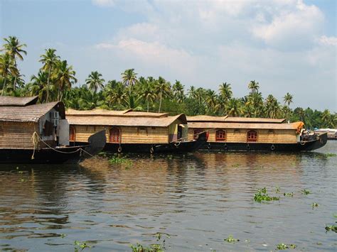 2 Nights 3 Days Alleppey Houseboat To Athirapally Tour Package