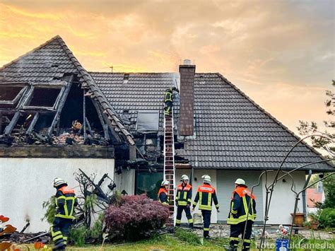 Dachstuhl Von Wohnhaus In Vollbrand Vogelsberger Zeitung