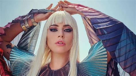 Biografía de Lady Gaga en español YouTube