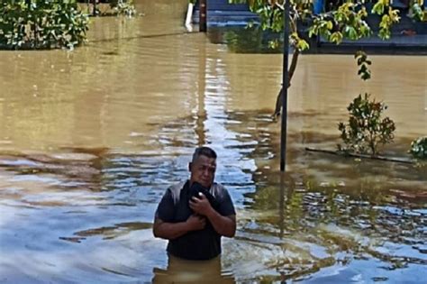 Parah Desa Di Kecamatan Kapuas Hulu Terendam Banjir Pemda