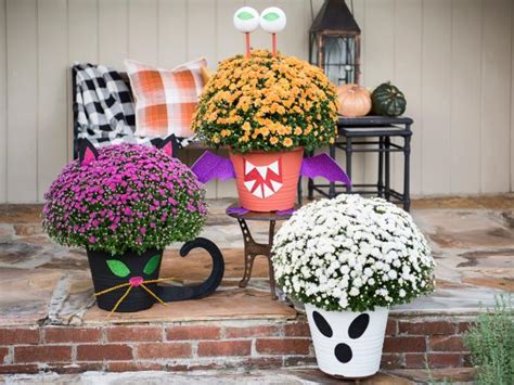 70 Ideas For Spooky Halloween Porch Decorations Hgtv