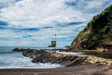 5 Wisata Pantai Di Jember Dengan Keindahan Yang Menawan Halaman All