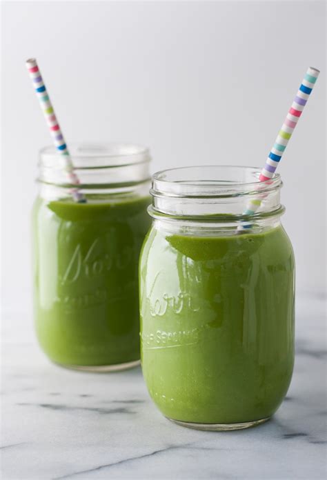 Spinach & Apple Detox Smoothie | Life is but a Dish