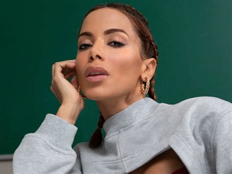 Anitta fica nua em vídeo teaser para divulgar 7ª temporada de Elite veja