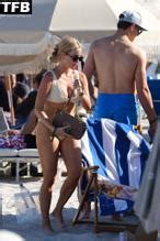 Abbey Gile Sexy Seen Flaunting Her Hot Bikini Body At The Beach In