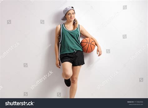 Basketball Jersey On Wall Lebih Dari 44 Foto Stok Yang Dapat Dibeli