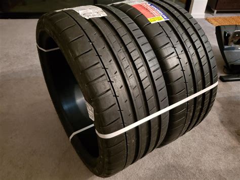 New Pair Of Michelin Pilot Super Sport 235 35 19 Rennlist Porsche Discussion Forums