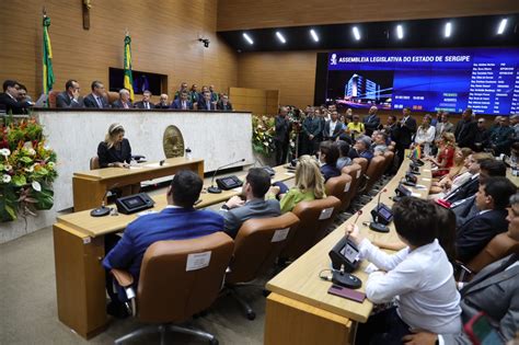 Deputados estaduais eleitos tomam posse em Sergipe Política A8 Sergipe