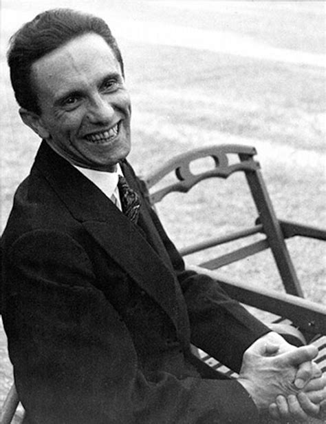 Lhistoire Derrière La Photo Du Regard Haineux De Joseph Goebbels