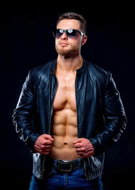 Premium Photo Macho Man With Perfect Body In Sunglasses With Open